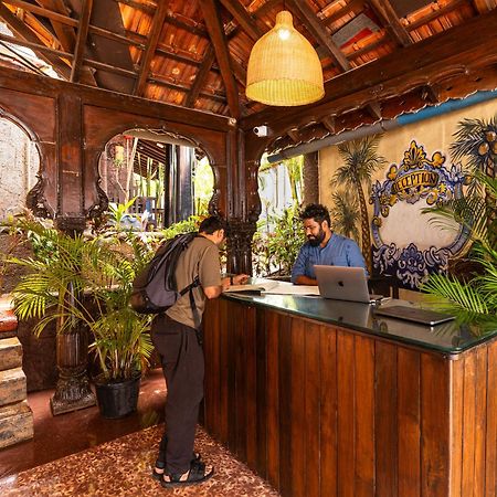Madpackers Goa Anjuna - Bar Bagian luar foto