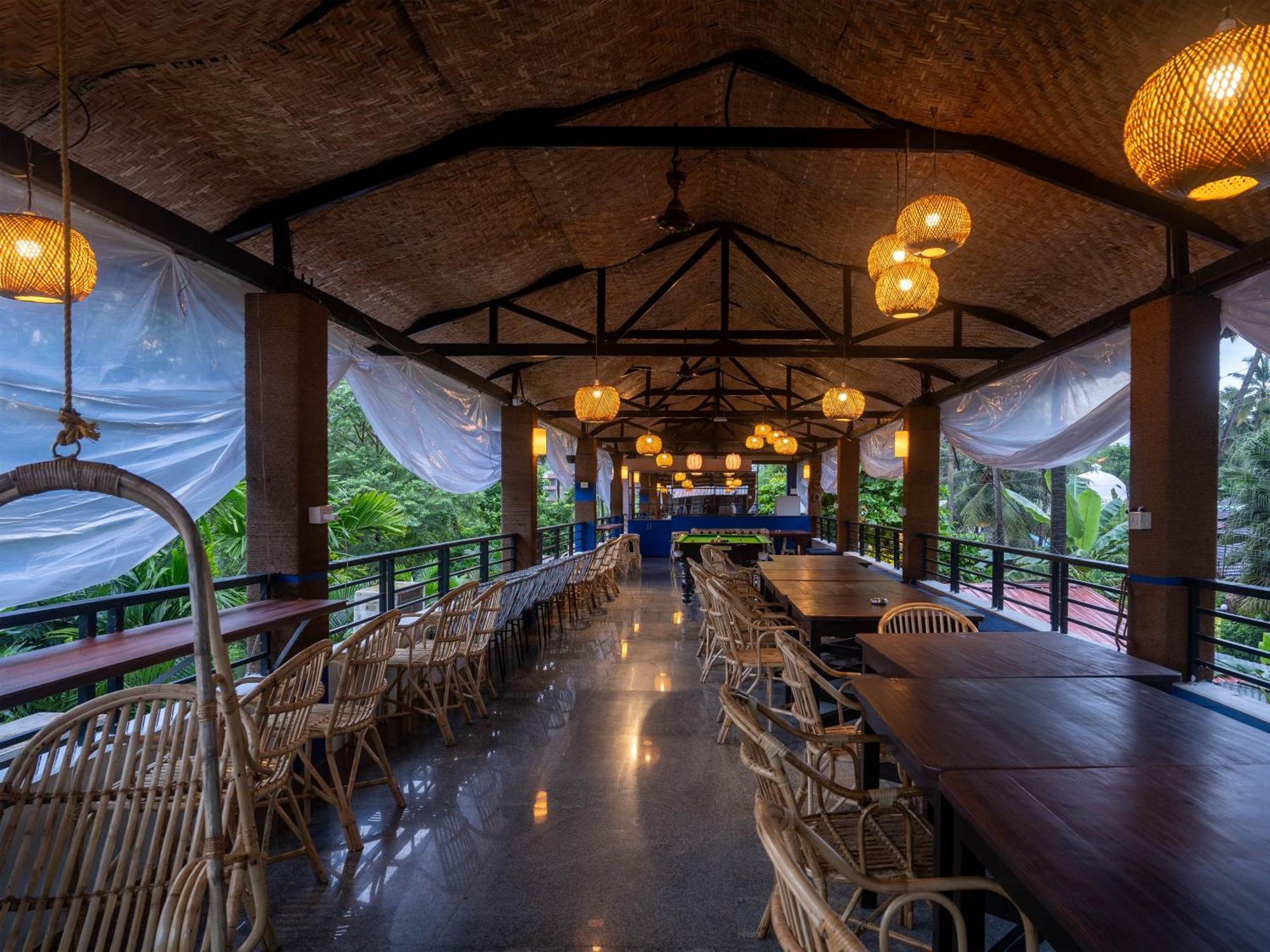 Madpackers Goa Anjuna - Bar Bagian luar foto