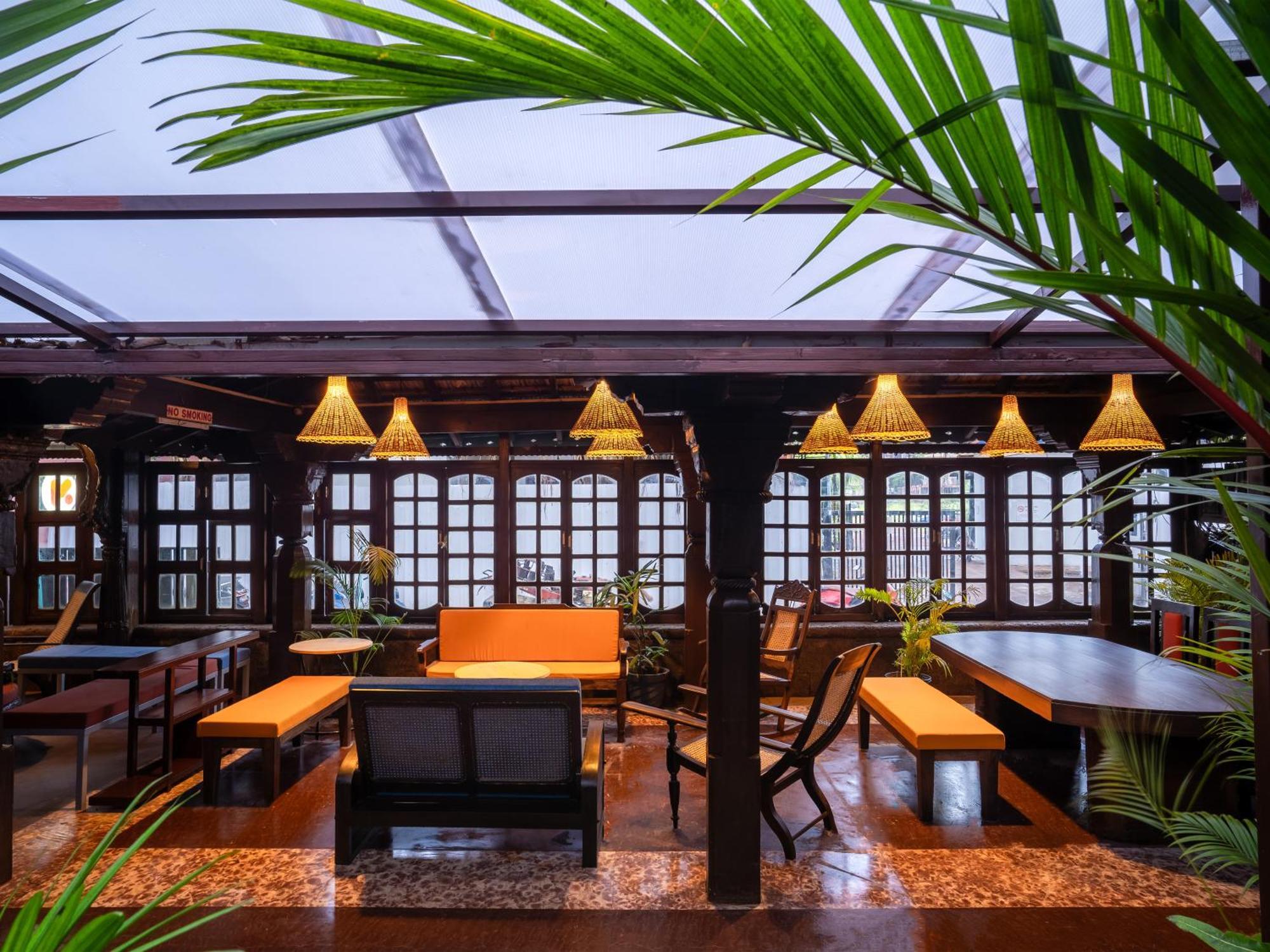Madpackers Goa Anjuna - Bar Bagian luar foto