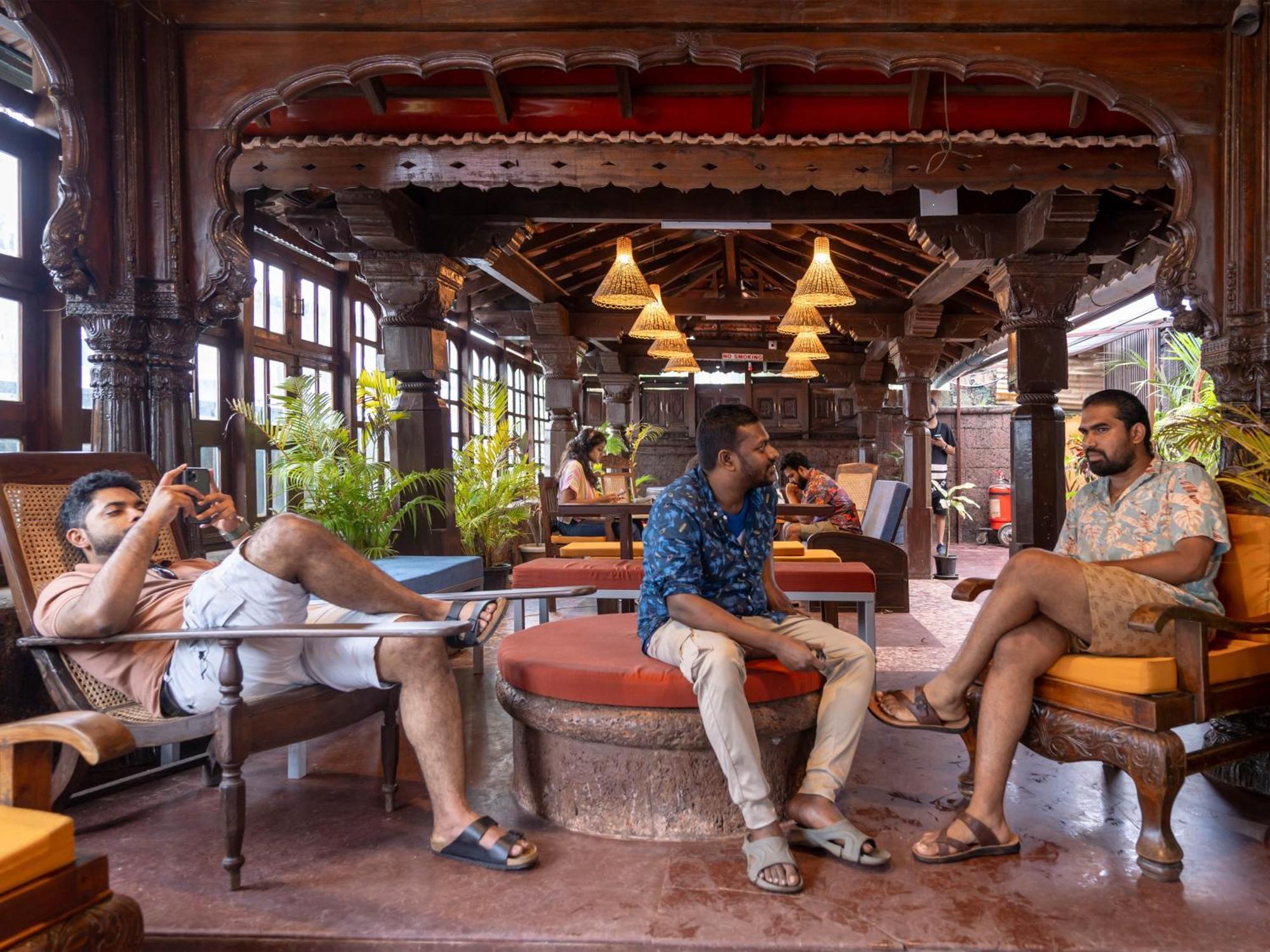 Madpackers Goa Anjuna - Bar Bagian luar foto