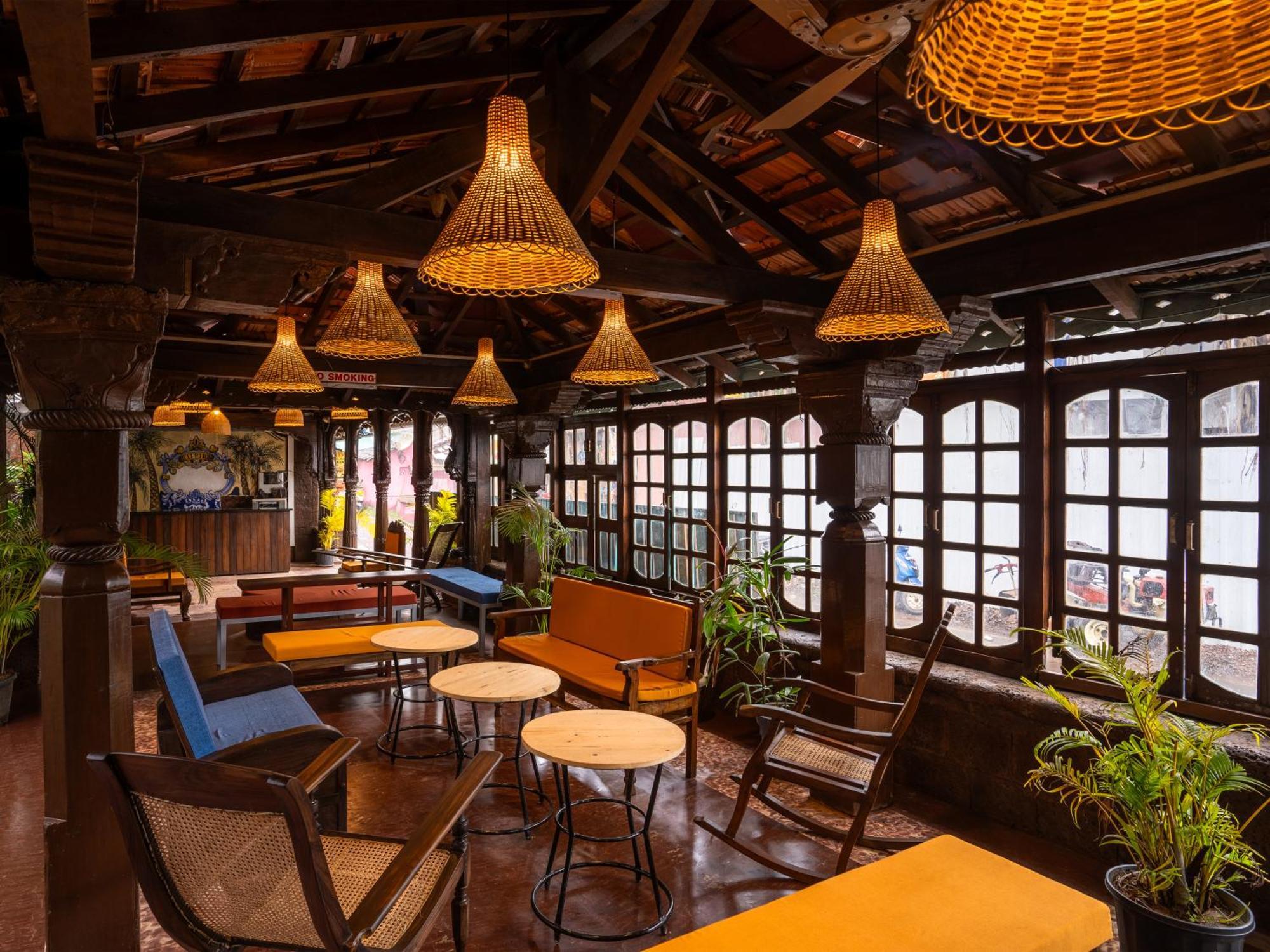 Madpackers Goa Anjuna - Bar Bagian luar foto