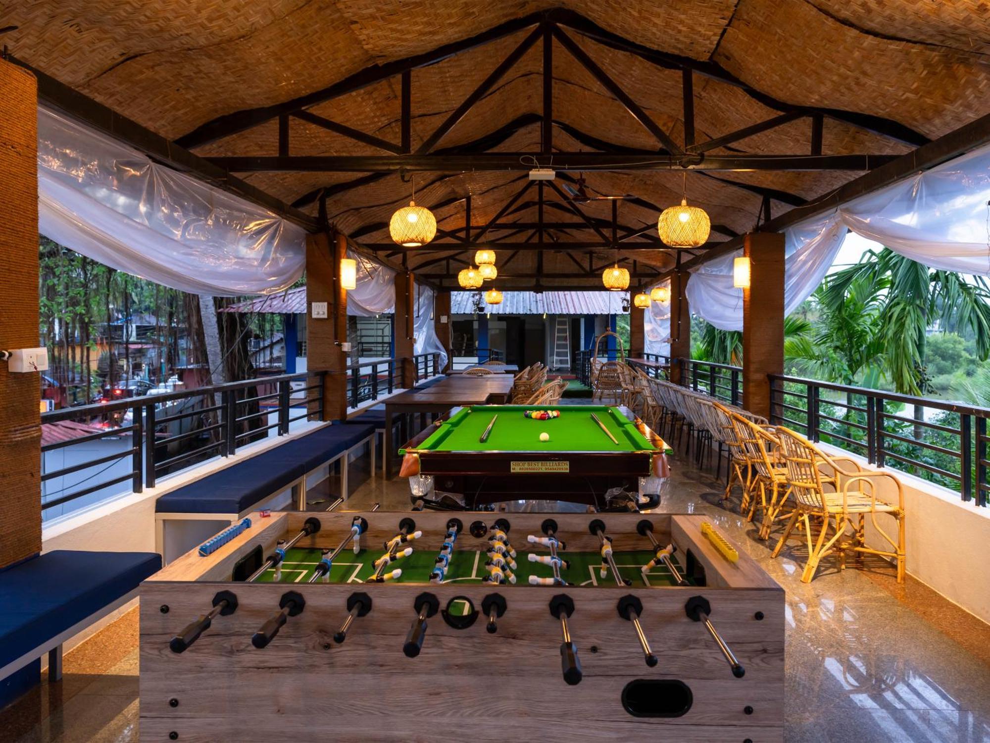Madpackers Goa Anjuna - Bar Bagian luar foto