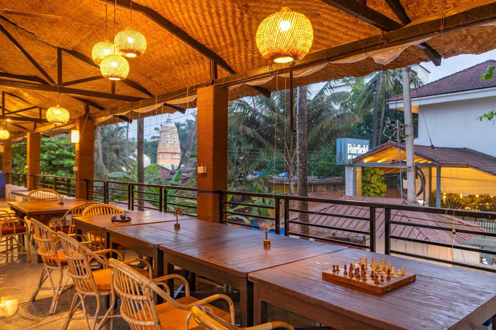 Madpackers Goa Anjuna - Bar Bagian luar foto