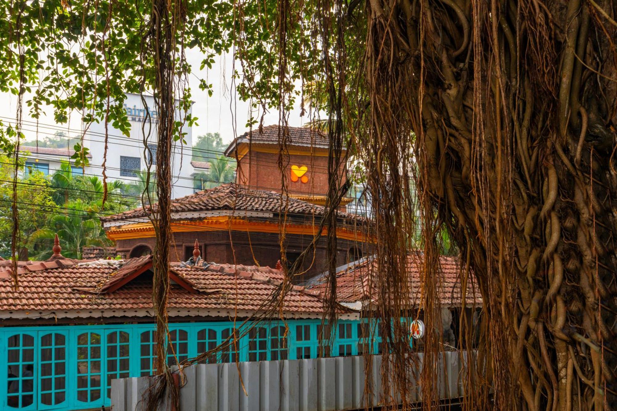 Madpackers Goa Anjuna - Bar Bagian luar foto
