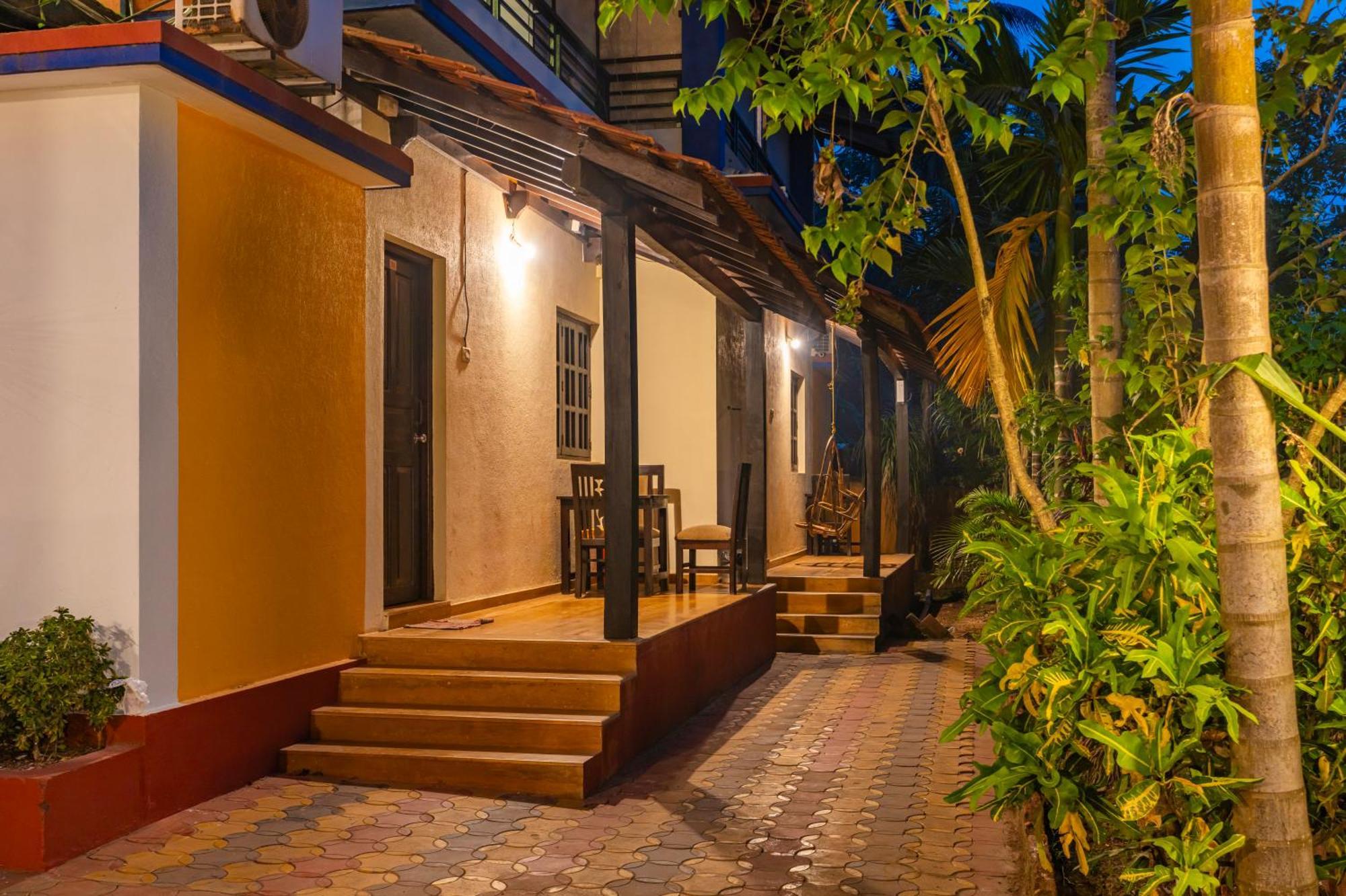 Madpackers Goa Anjuna - Bar Bagian luar foto