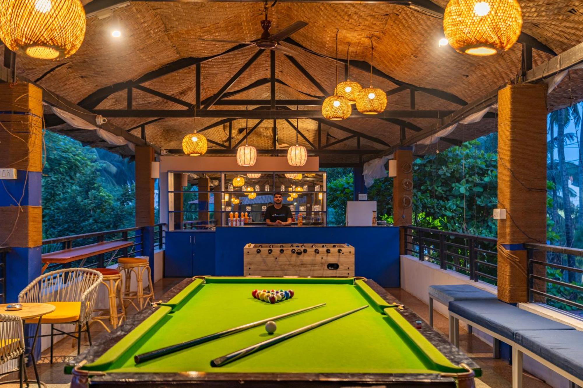 Madpackers Goa Anjuna - Bar Bagian luar foto