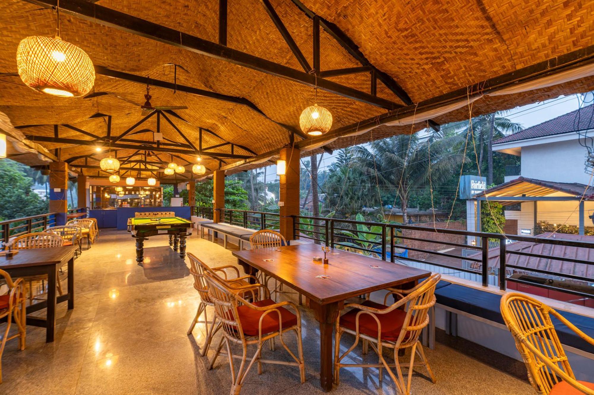 Madpackers Goa Anjuna - Bar Bagian luar foto