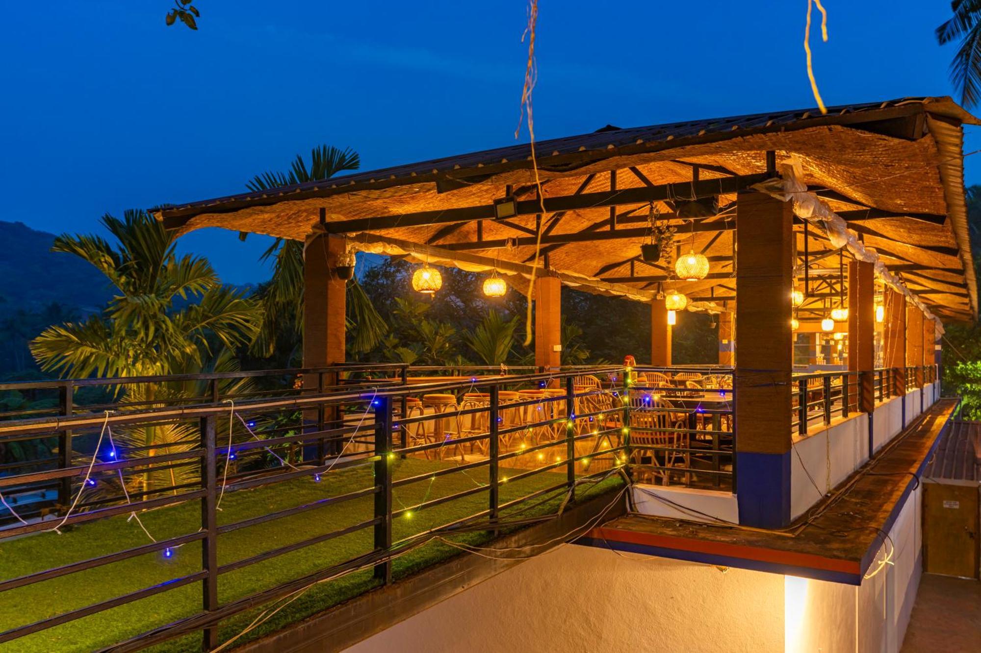 Madpackers Goa Anjuna - Bar Bagian luar foto